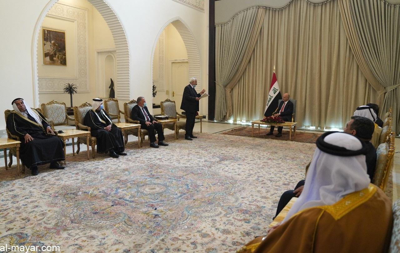 الرئيس العراقي يبحث مع وفد شيوخ طوزخورماتو الأوضاع الأمنية والخدمية