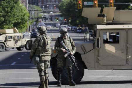 بسنس انسايدر: الجيش الأميركي سينشر نحو 10 الاف جندي في واشنطن خلال تنصيب بايدن