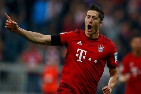 البولندي روبرت ليفاندوفسكي يحطم رقم مولر القياسي في الدوري الألماني