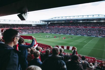 ليفربول يستعرض أهداف سواريز وهندرسون في شباك توتنهام