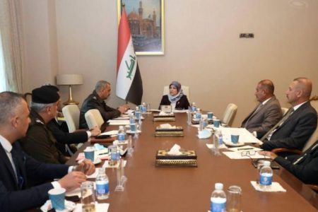 الأمانة العامة لمجلس الوزراء تبحث آليات منح سمات الدخول خلال النافذة الواحدة