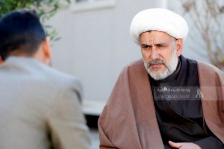 المتحدث باسم السيد الصدر: العراق يمر بأزمة مالية واستهداف البعثات يؤثر بمستوى التعاون الدولي