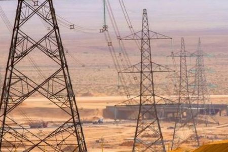 الكهرباء تعد خطة تنهي أزمة تجهيز الطاقة