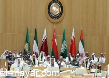  العراق اليوم - "فنانة العُلا" توثق القمة الخليجية على الرمال