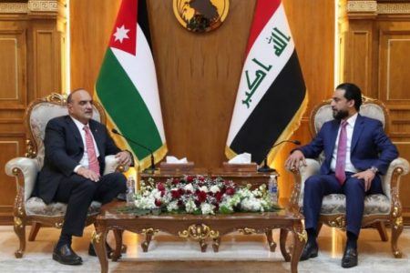 الحلبوسي والخصاونة يؤكدان ضرورة الإسراع بتفعيل مخرجات القمة الثلاثية