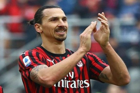 مدرب ميلان يوبخ إبراهيموفيتش ويؤكد غيابه عن موقعة يوفنتوس أمام الروسونيري