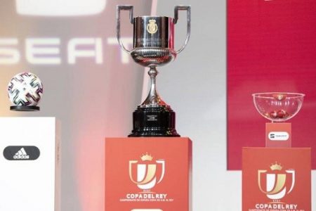 برشلونة يواجه قاهر أتلتيكو مدريد في قرعة كأس إسبانيا