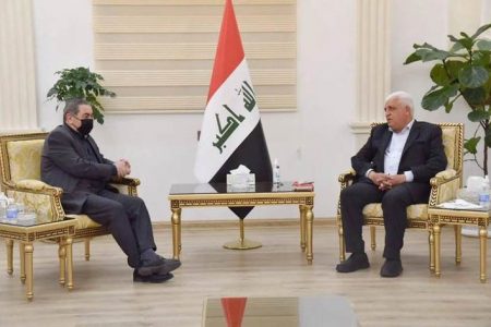 الفياض ووفد الديمقراطي الكردستاني يبحثان ملفات الأمن والانتخابات والعلاقة بين بغداد وأربيل