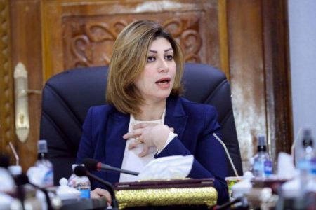وزيرة الهجرة تعلن شمول النازحين واللاجئين داخل المخيمات بلقاح كورونا