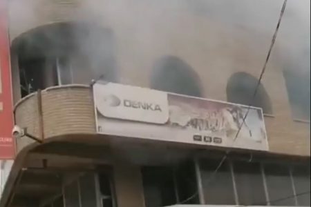 انقاذ 30 شخصاً جراء حريق كبير في بناية سكنية بالكرادة