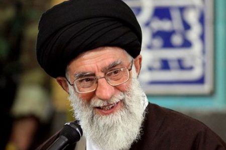 خامنئي: إيران لن ترضخ للضغوط وستنتج السلاح النووي إذا أرادت ذلك