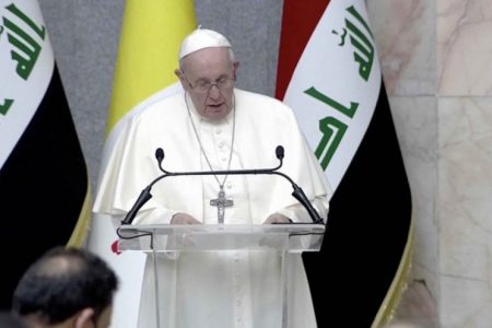 البرلمان العربي يرحب بزيارة البابا ويؤكد دعمه لجهود تعزيز أمن واستقرار ووحدة العراق